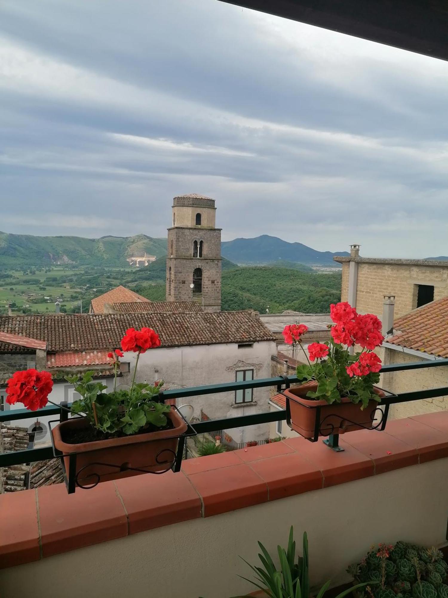 Bed and Breakfast La Casa Di Astrea Caiazzo Habitación foto